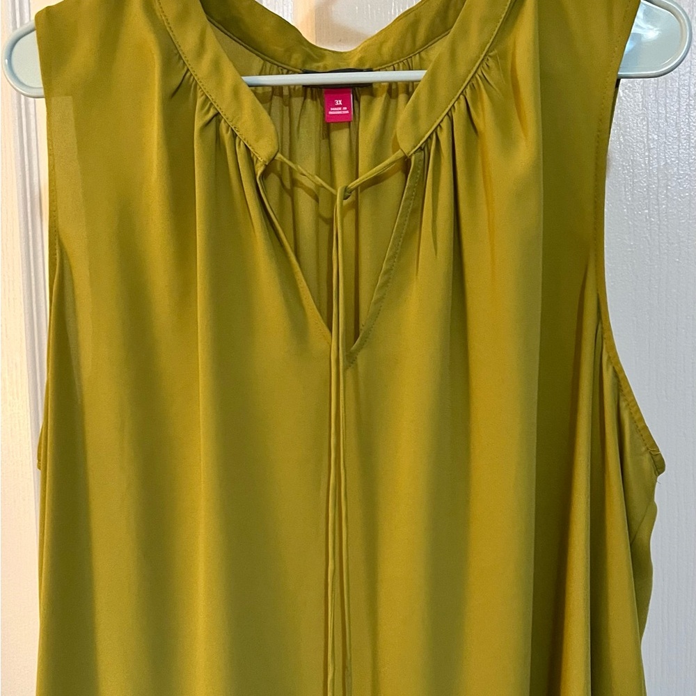 Vince Camuto Green Sleeveless Tie Front Blouse